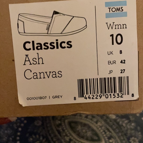 Toms - Picture 6 of 6